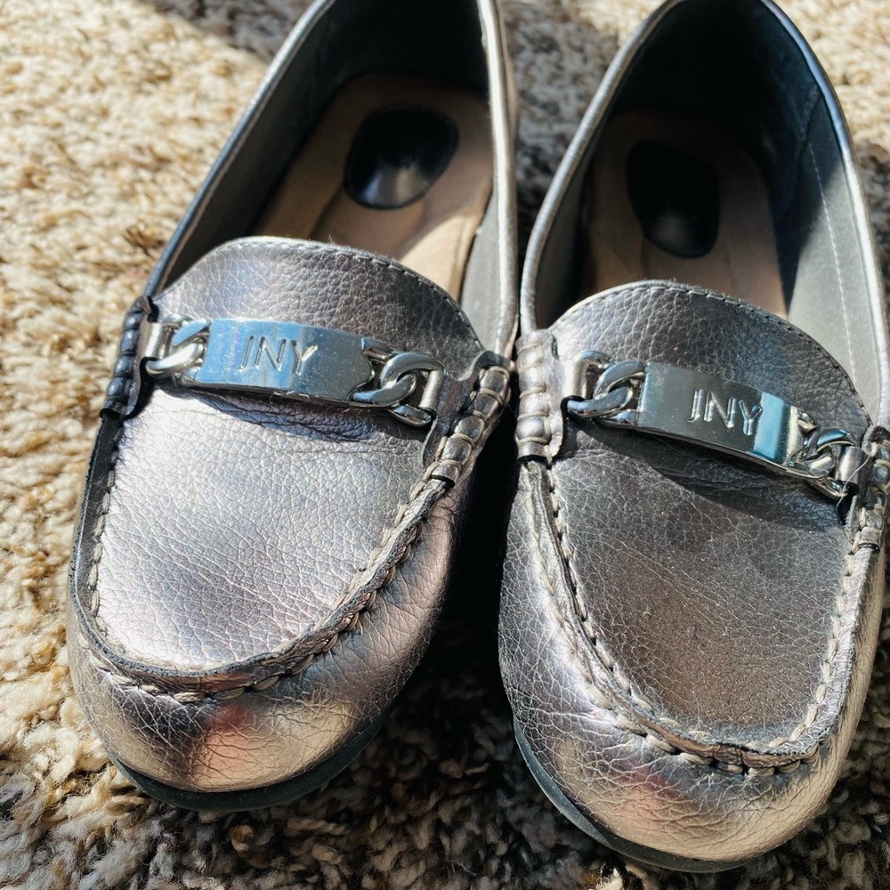 Jones new york used but excellent condition size 7